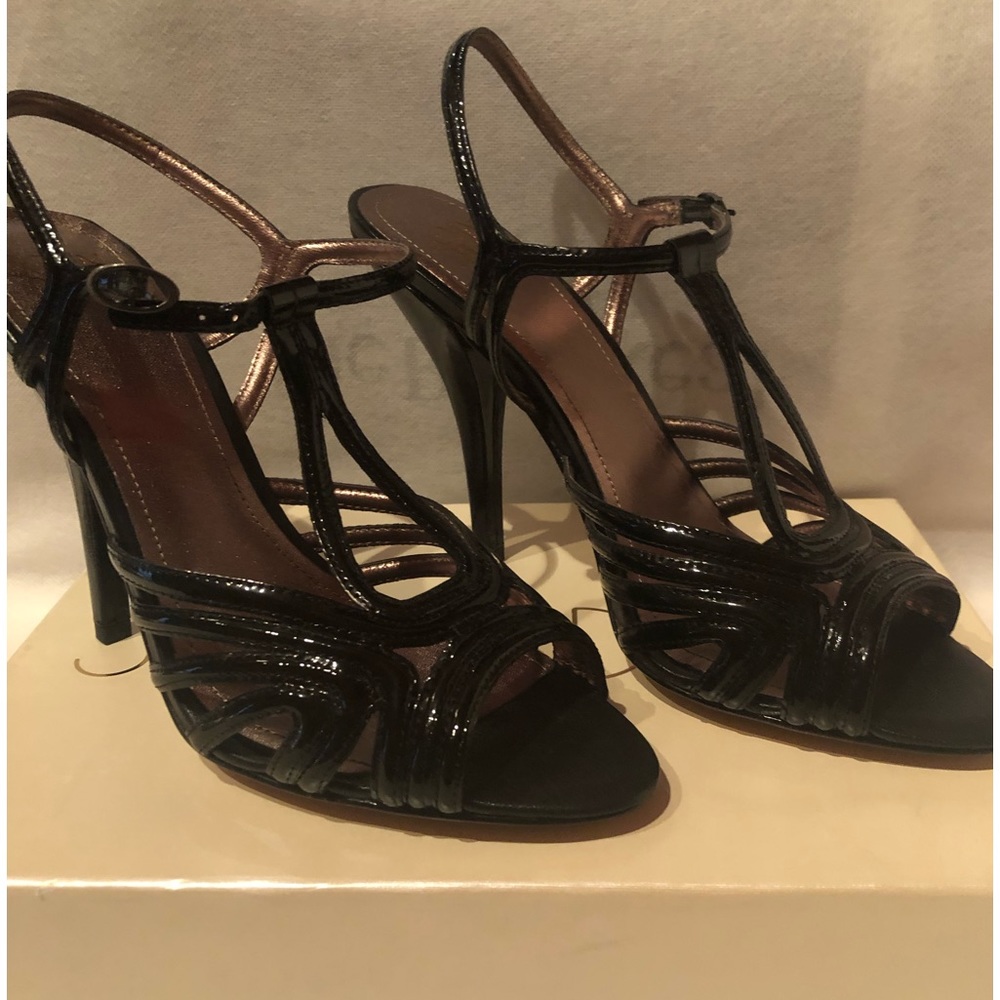 NWT in Box Stunning Joan and David black patent leather T strap stilettos (8.5M)